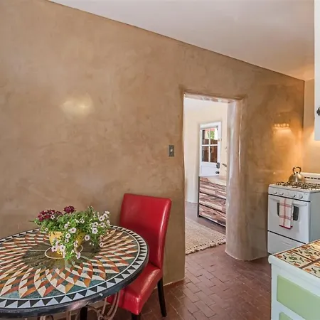 Studio - 5 Min. Walk To Canyon Rd. - Paloma Holiday home *